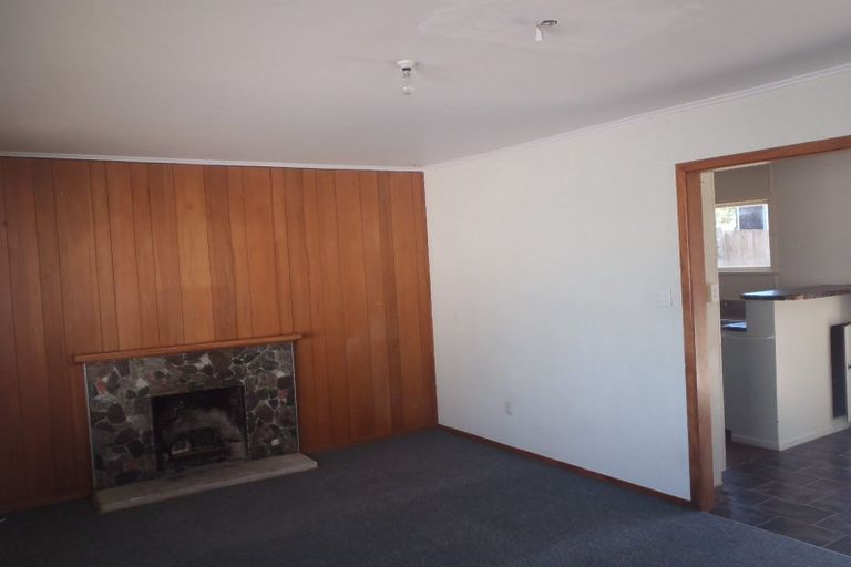 Photo of property in 37 Meilland Place, Glen Eden, Auckland, 0602