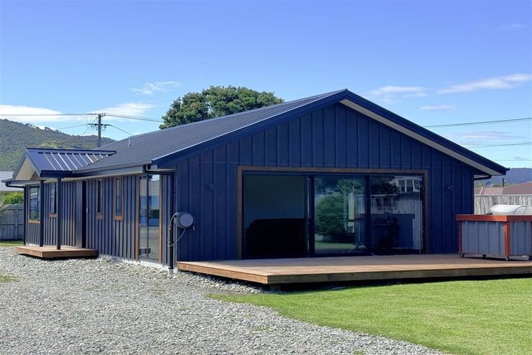 Photo of property in 64-66 Blake Street, Blaketown, Greymouth, 7805