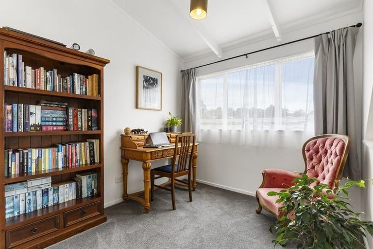 Photo of property in 16 Carillon Place, Massey, Auckland, 0614