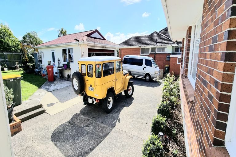 Photo of property in 502 Don Buck Road, Massey, Auckland, 0614