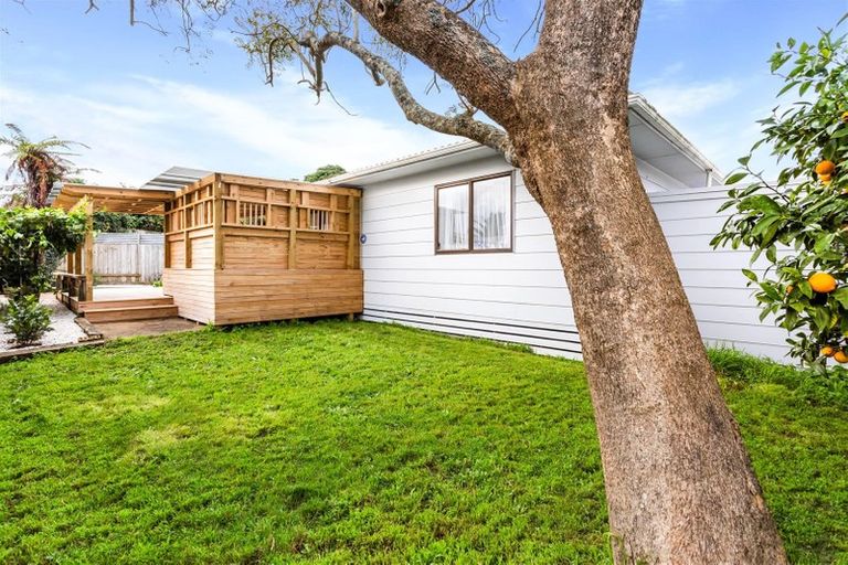 Photo of property in 1/50a Tawa Crescent, Manurewa, Auckland, 2102