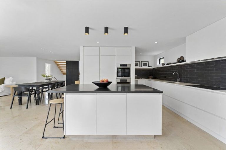 Photo of property in 14a Stanley Point Road, Stanley Point, Auckland, 0624