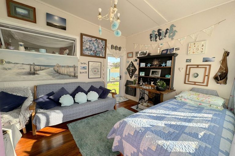 Photo of property in 11 Waverley Street, Waipawa, 4210