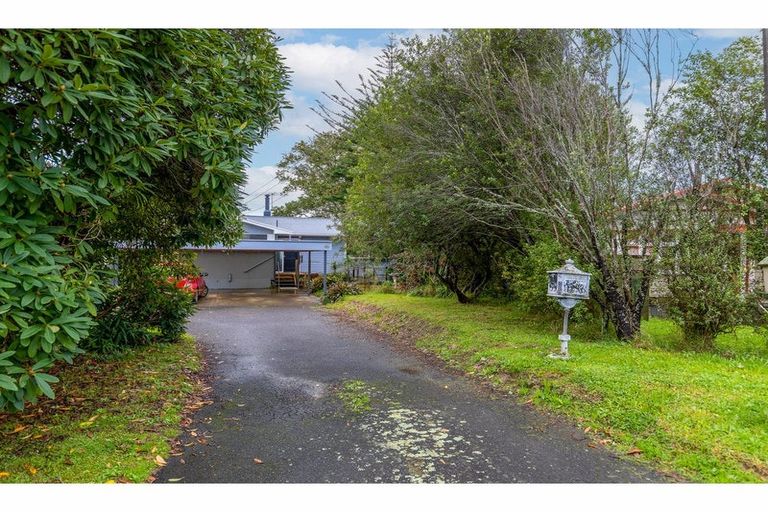 Photo of property in 42 Lowtherhurst Road, Massey, Auckland, 0614