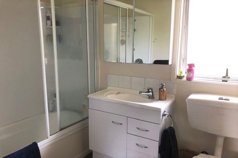 Photo of property in 94 Moire Road, Massey, Auckland, 0614