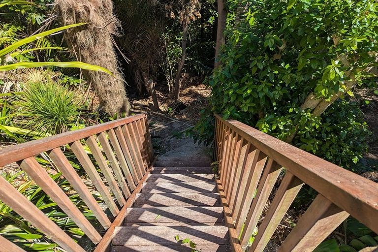 Photo of property in 18 Tizard Road, Birkenhead, Auckland, 0626