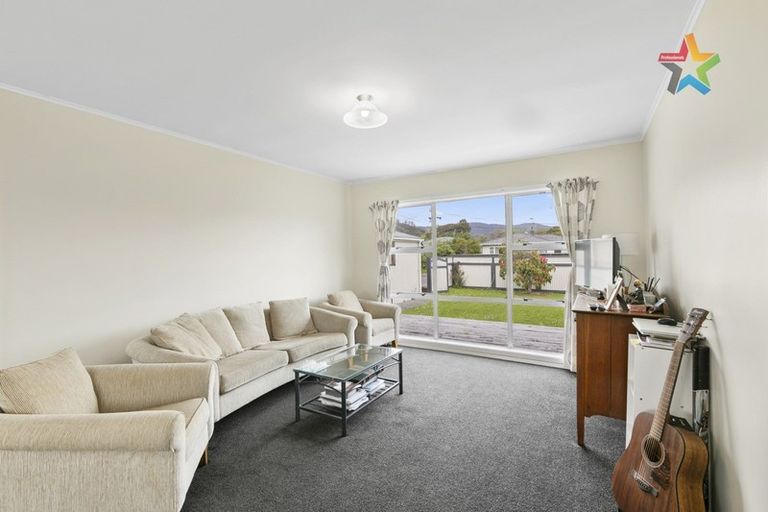 Photo of property in 10 Hunt Street, Wainuiomata, Lower Hutt, 5014