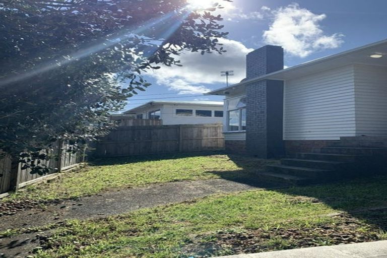 Photo of property in 2/3 Elliott Avenue, Bayview, Auckland, 0629