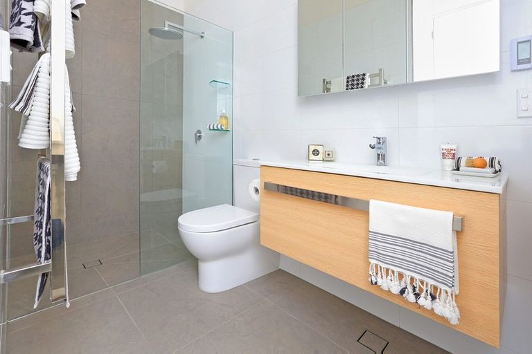 Photo of property in 44 Kilimanjaro Drive, Northpark, Auckland, 2013