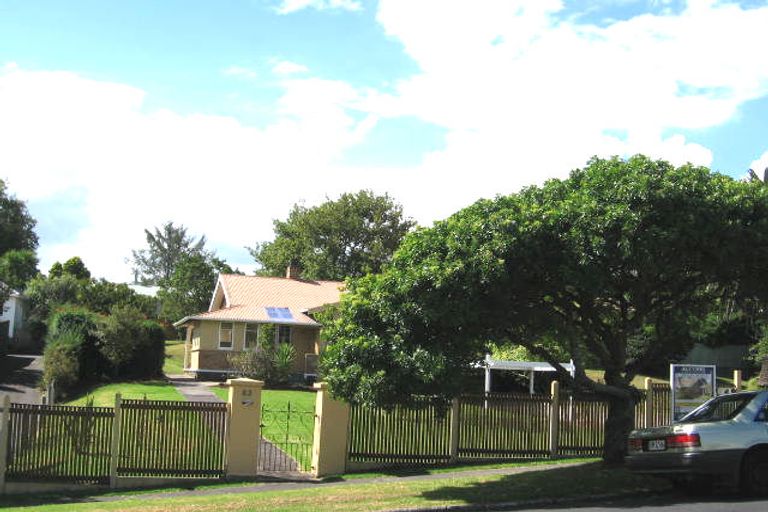 Photo of property in 82 Gardner Avenue, New Lynn, Auckland, 0600
