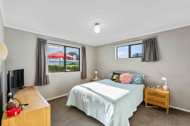 Photo of property in 7 Eruini Street, Waikanae Beach, Waikanae, 5036
