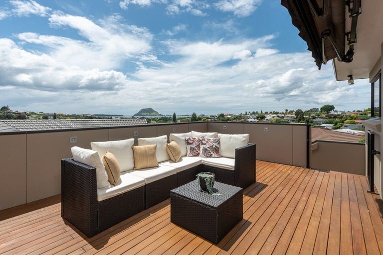 Photo of property in 43 Hillcrest Road, Otumoetai, Tauranga, 3110