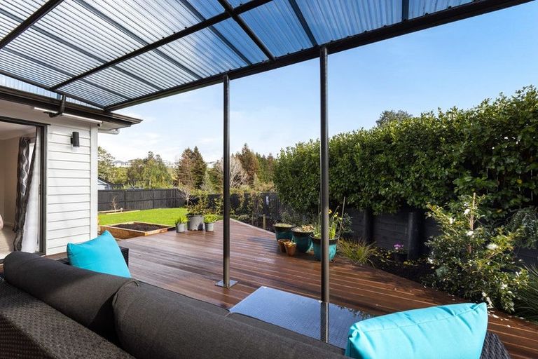 Photo of property in 39 Syd Grant Crescent, Orewa, 0931