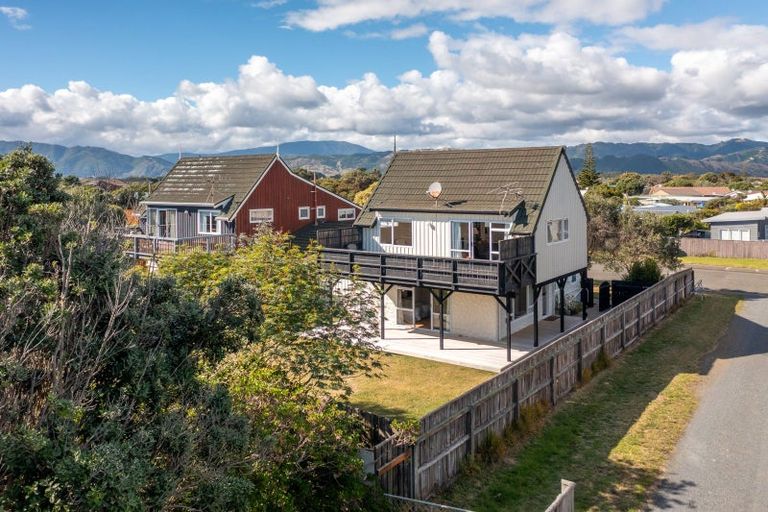 Photo of property in 241 Manly Street, Paraparaumu Beach, Paraparaumu, 5032