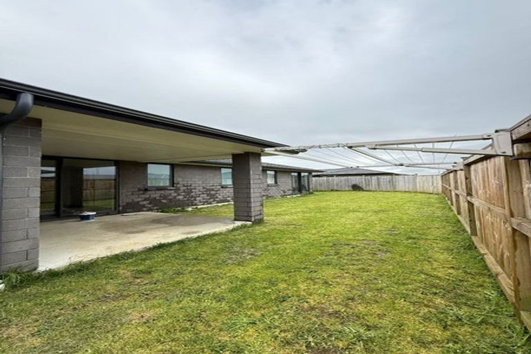 Photo of property in 11 Tauroa Drive, Tuakau, 2121