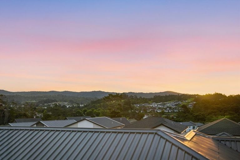 Photo of property in 6a Kaimai Avenue, Massey, 0614