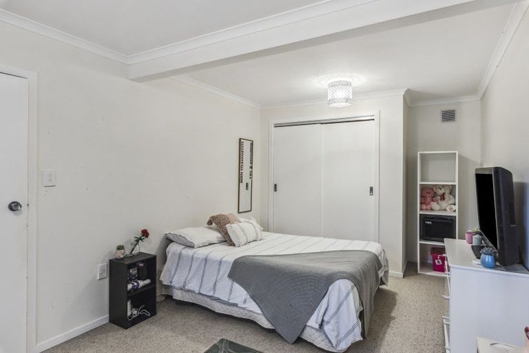 Photo of property in 51 Kakariki Grove, Waikanae, 5036