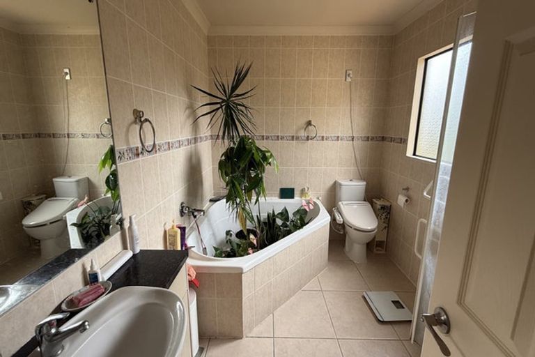 Photo of property in 109 Hugh Green Drive, Pinehill, Auckland, 0632