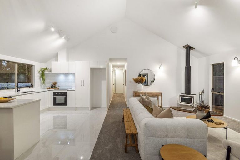 Photo of property in 2/48 Park Hill Road, Birkenhead, Auckland, 0626