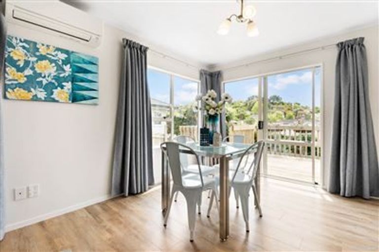 Photo of property in 3 Ian Sage Avenue, Torbay, Auckland, 0630