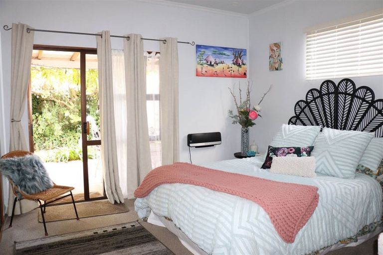 Photo of property in 8 Goodger Street, Waipukurau, 4200