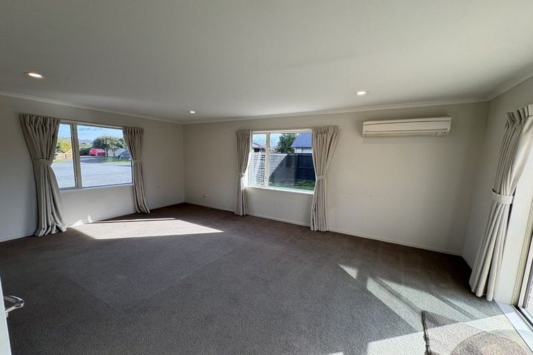 Photo of property in 16 Pollock Place, Rolleston, 7614