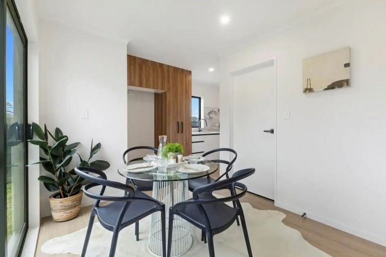 Photo of property in 559c Great South Road, Rosehill, Papakura, 2113