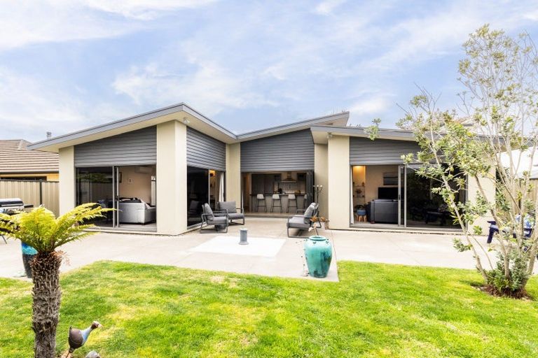 Photo of property in 27 Pinotage Drive, Greenmeadows, Napier, 4112