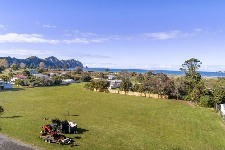 Photo of property in 1 Adventure Street, Tolaga Bay, 4077