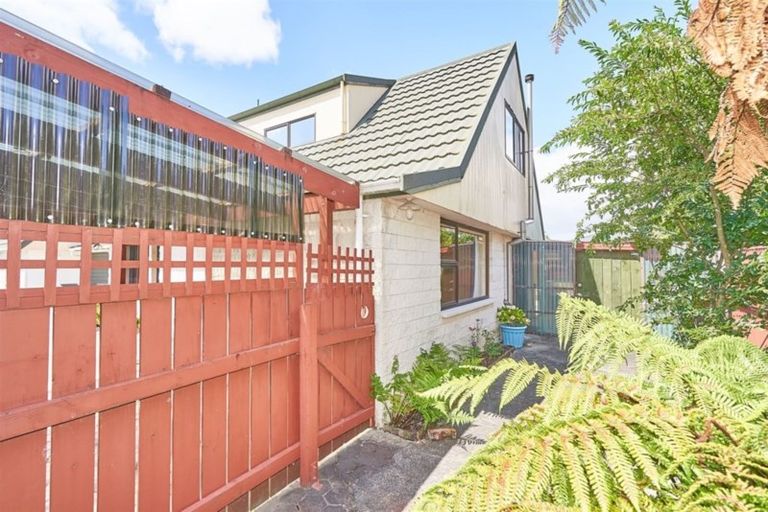 Photo of property in 4 Jarrett Court, Roslyn, Palmerston North, 4414