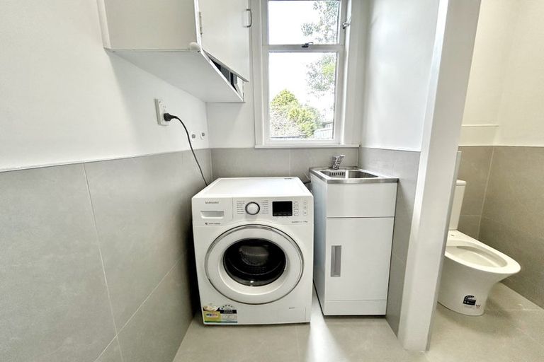 Photo of property in 2/5 Gazelle Avenue, Beach Haven, Auckland, 0626