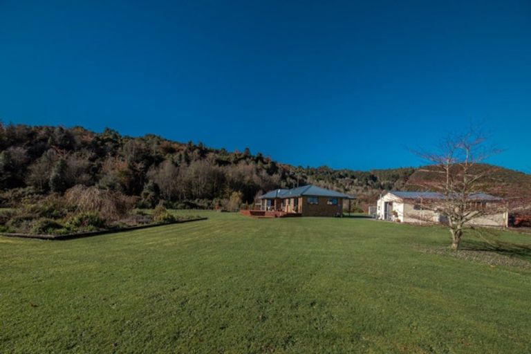 Photo of property in 6 Deemac Street, Reefton, 7830