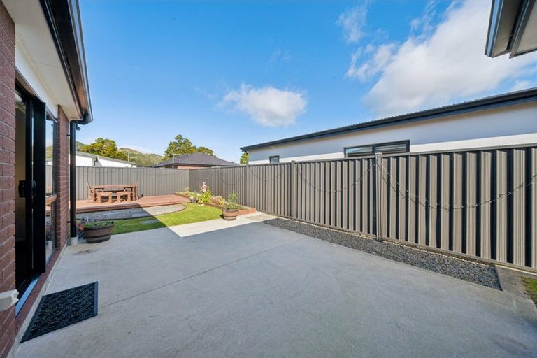 Photo of property in 17 Te Kaeaea Crescent, Wallaceville, Upper Hutt, 5018