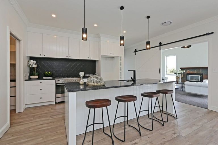 Photo of property in 55 Kent Terrace, Taradale, Napier, 4112