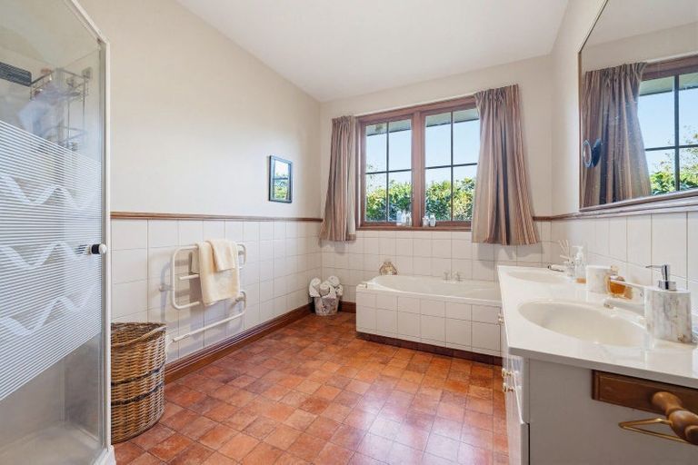 Photo of property in 1402 North Eyre Road, West Eyreton, Rangiora, 7475