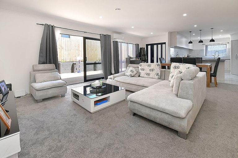 Photo of property in 21 Rauta Way, Helensville, 0800