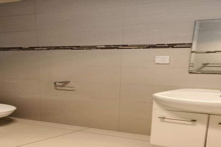 Photo of property in 2/265 Massey Road, Mangere East, Auckland, 2024