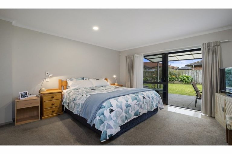 Photo of property in 8 Puketi Lane, Waiuku, 2123