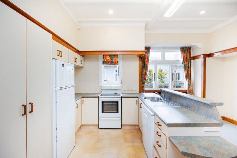 Photo of property in 19 Brightwater Terrace, Terrace End, Palmerston North, 4410