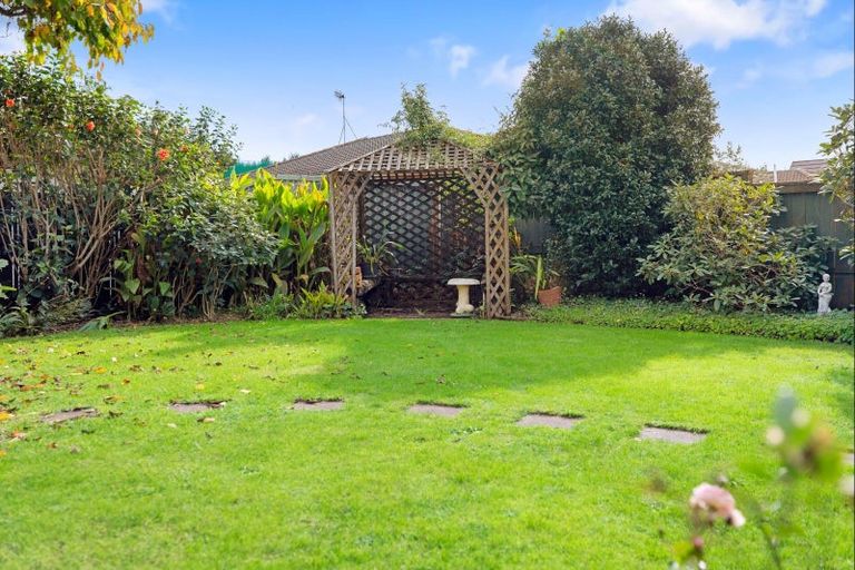 Photo of property in 122 Russley Drive, Mount Maunganui, 3116