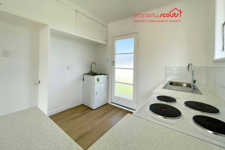 Photo of property in 4 Simons Street, Moturoa, New Plymouth, 4310