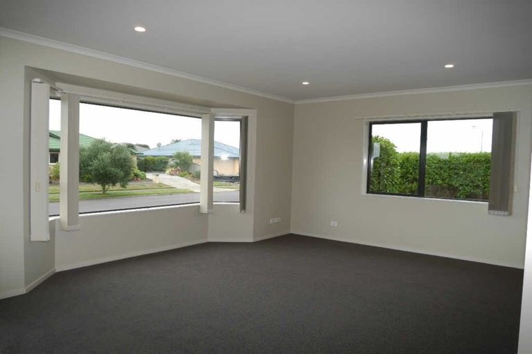Photo of property in 28 Monarch Place, Paraparaumu Beach, Paraparaumu, 5032