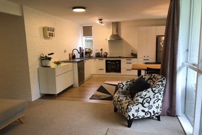 Photo of property in 141 Churton Drive, Churton Park, Wellington, 6037