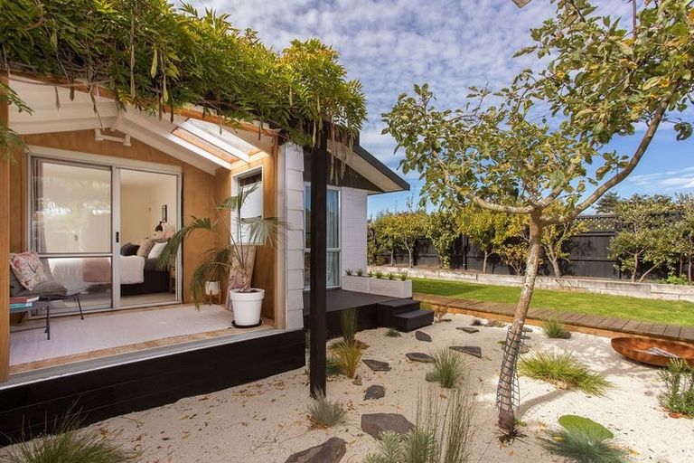 Photo of property in 9b Lydbury Place, Parklands, Christchurch, 8083