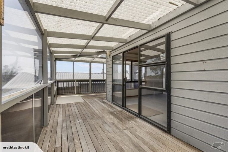 Photo of property in 51 Colwill Road, Massey, Auckland, 0614