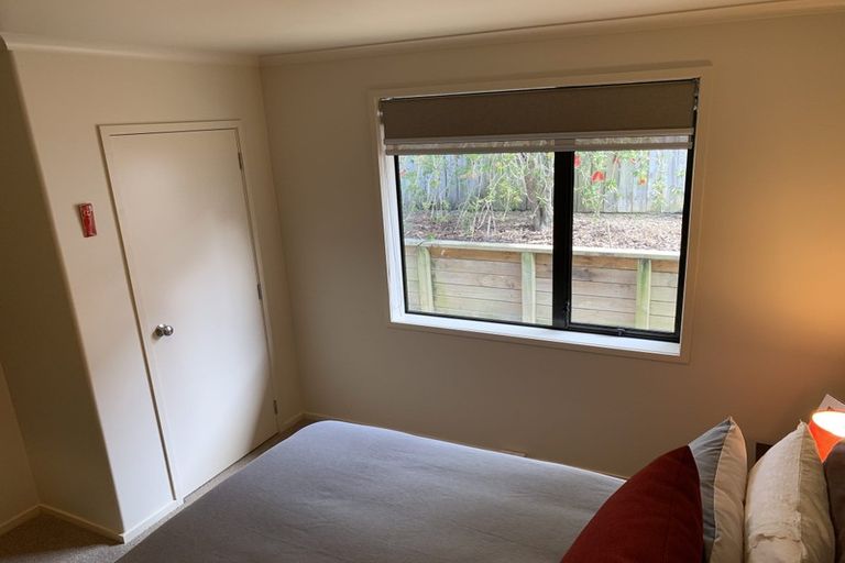 Photo of property in 9 Meharg Place, Fairview Heights, Auckland, 0632