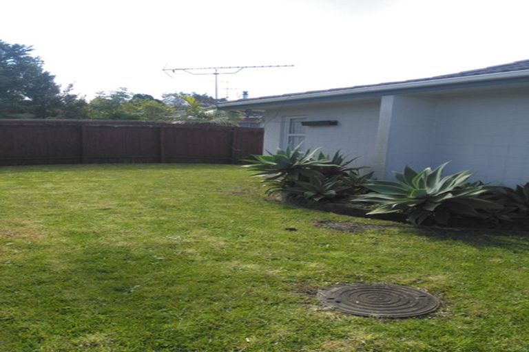 Photo of property in 34 Butterworth Drive, Glendene, Auckland, 0602