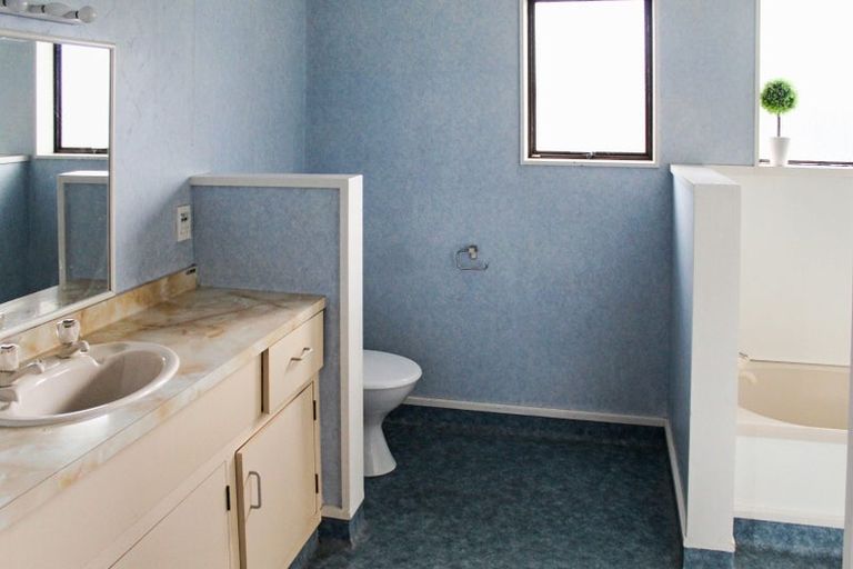 Photo of property in 18 Mercury Street, Milson, Palmerston North, 4414