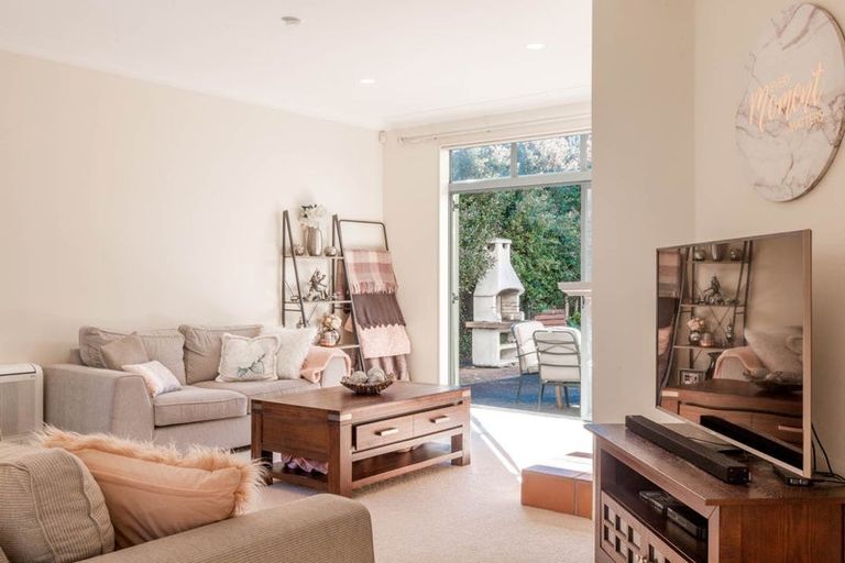 Photo of property in 19 Gilberd Place, Torbay, Auckland, 0630