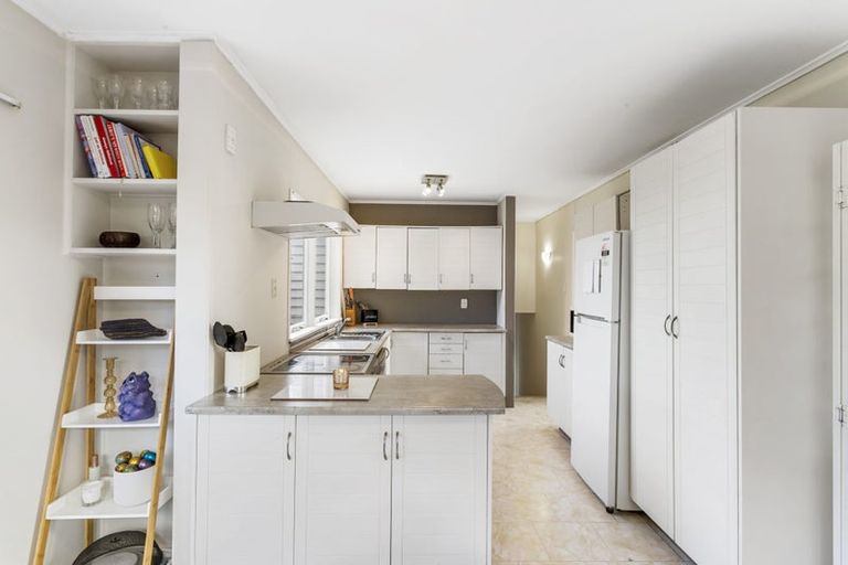 Photo of property in 46 Cardiff Road, Pakuranga, Auckland, 2010